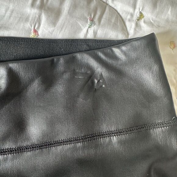 HOLLISTER faux leather fleece lined Pant leggings black XL - Picture 7 of 12